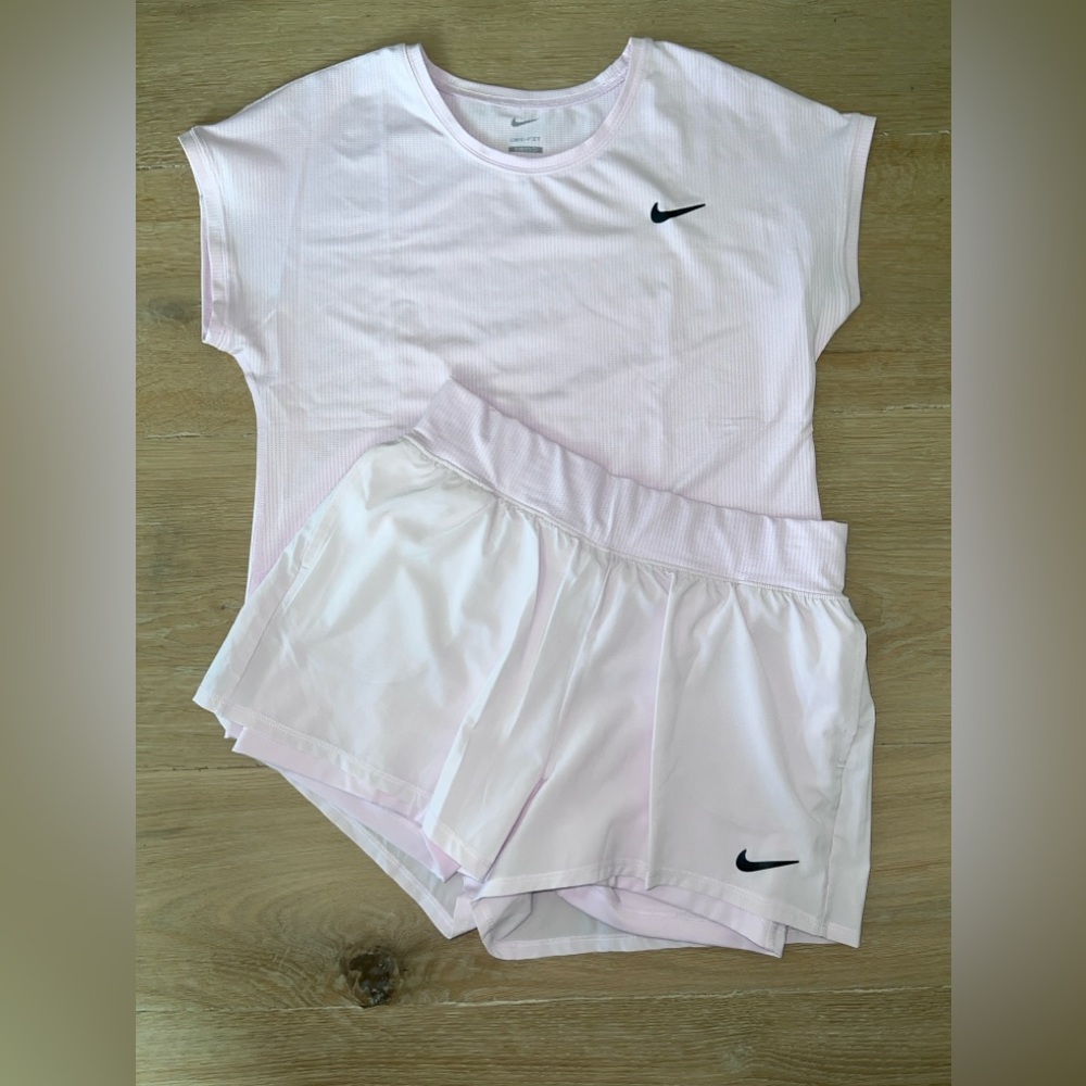 NikeCourt Dri-FIT Victory Women's Tennis Shorts and Matching Shirt- Size M